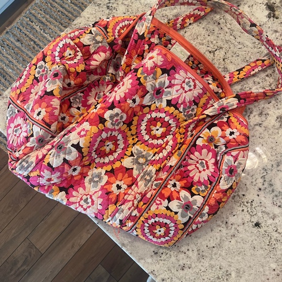 VERA BRADLEY DUFFLE BAG - Picture 1 of 5